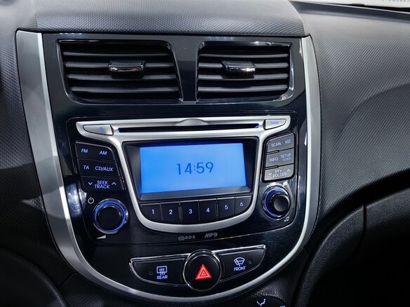 2014 Hyundai Solaris I, белый, 1200000 рублей - вид 18