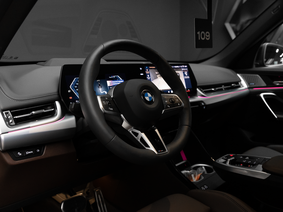 2025 BMW X1 20i xDrive III (U11/U12), чёрный - вид 12