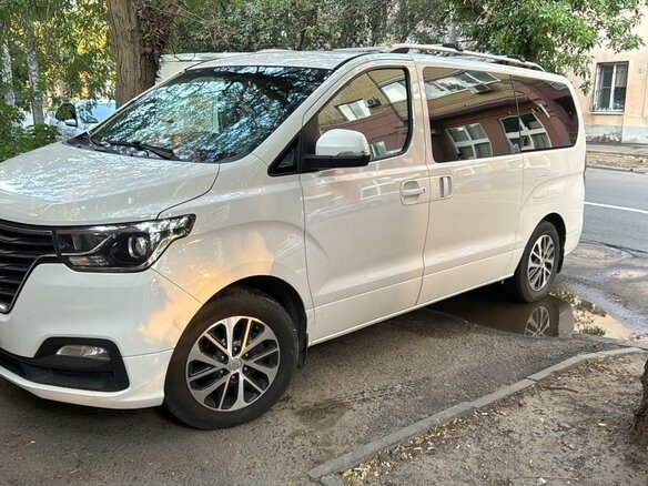 2018 Hyundai H-1 II Рестайлинг 2, белый, 3500000 рублей