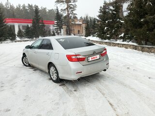 2012 Toyota Camry VII (XV50), серебристый, 1580000 рублей, вид 3