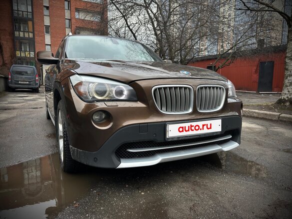 2011 BMW X1 28i I (E84), коричневый, 1500000 рублей - вид 2