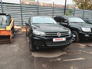 2011 Volkswagen Touareg II, чёрный, 2000000 рублей, вид 2