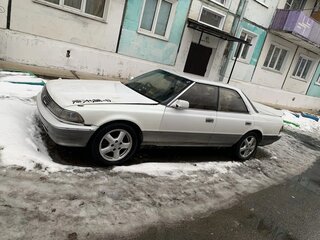 1990 Toyota Mark II VI (X80), белый, 420000 рублей, вид 3