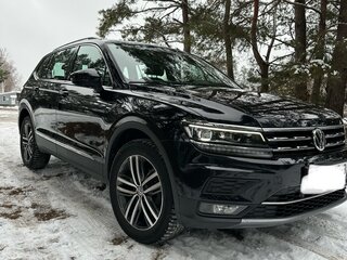 2020 Volkswagen Tiguan Allspace II, чёрный, 2912777 рублей, вид 3