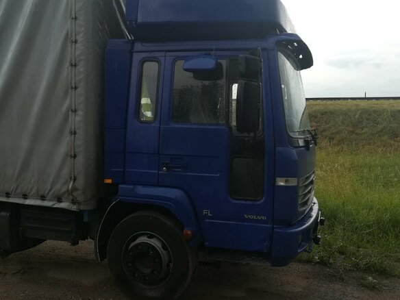 2001 Volvo FL, синий, 1800000 рублей - вид 1