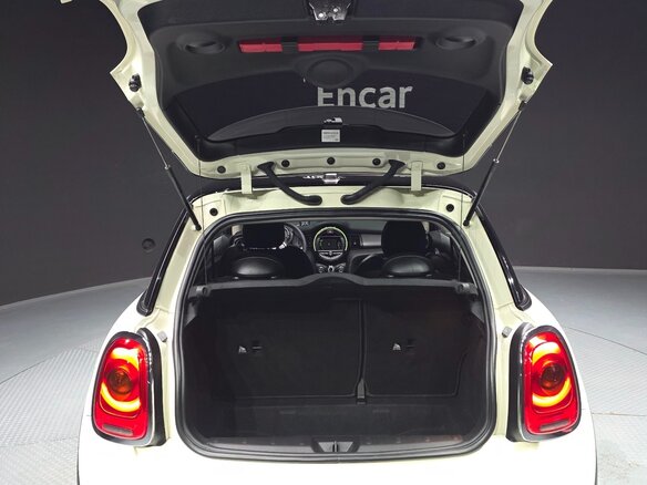 2018 Mini Hatch Cooper D III (F55/F56), зелёный, 1050000 рублей - вид 9
