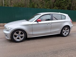 2005 BMW 1 серии 118i I (E81/E82/E87/E88), серебристый, 1250000 рублей, вид 3