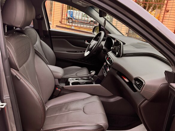2019 Hyundai Santa Fe IV, серый, 3700000 рублей - вид 9