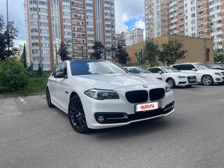 2013 BMW 5 серии 528i xDrive VI (F10/F11/F07) Рестайлинг, белый, 1990000 рублей, вид 5