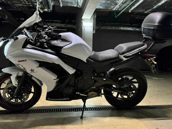2013 Kawasaki ER-6F (Ninja 650R), белый, 440000 рублей - вид 6