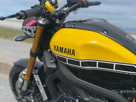 2016 Yamaha XSR900, жёлтый, 1555555 рублей, вид 4