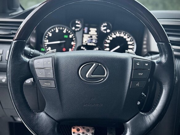 2015 Lexus LX 570 III Рестайлинг, чёрный, 5600000 рублей - вид 15
