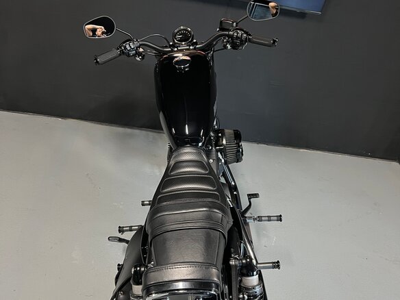 2016 Harley-Davidson Sportster 1200, чёрный, 980000 рублей - вид 9