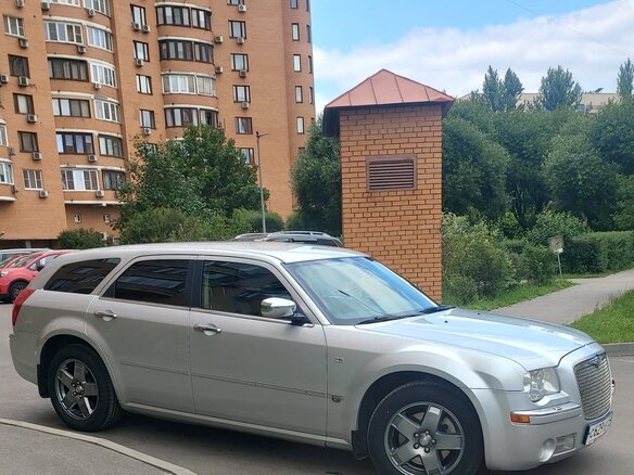 2005 Chrysler 300C I, серебристый, 1655000 рублей - вид 6