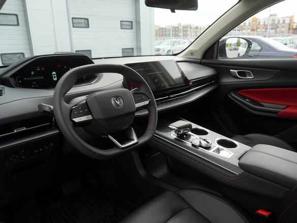 2026 Changan UNI-S I, красный, 3229900 рублей - вид 10