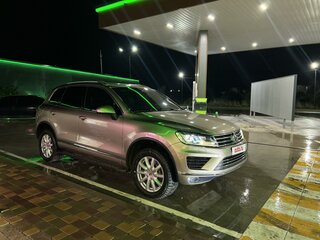 2015 Volkswagen Touareg II Рестайлинг, бежевый, 3500000 рублей, вид 1