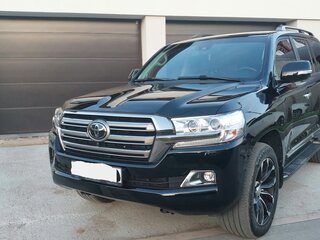 2016 Toyota Land Cruiser 200 Series Рестайлинг 2, чёрный, 6500000 рублей, вид 3