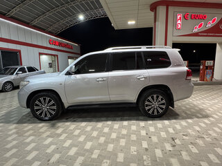 2011 Toyota Land Cruiser 200 Series, серебристый, 3000000 рублей, вид 2