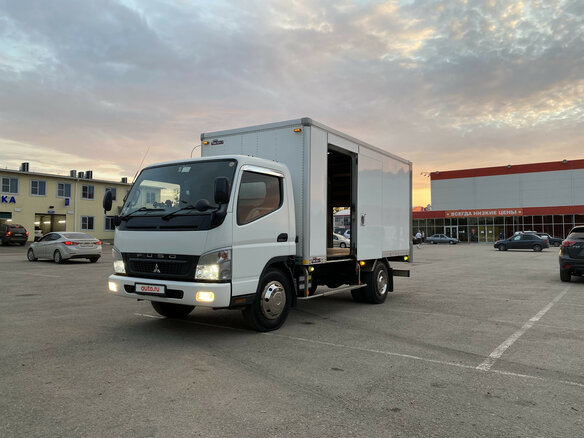 2008 Fuso (Mitsubishi) Canter, белый - вид 2