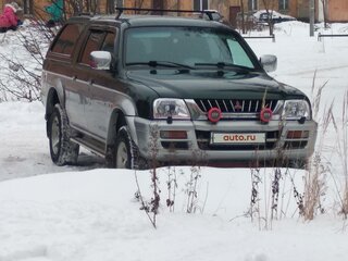 1999 Mitsubishi L200 III, зелёный, 250000 рублей, вид 2