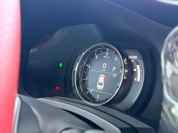 2023 Lexus IS 300 III Рестайлинг 2, серый, 7890000 рублей - вид 37