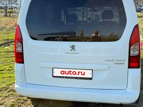 2013 Peugeot Partner II Рестайлинг, белый, 569000 рублей, вид 3
