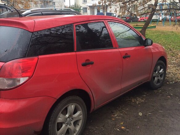 2002 Toyota Matrix I (E130), красный, 450000 рублей - вид 3