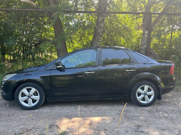 2008 Ford Focus II Рестайлинг, чёрный, 550000 рублей - вид 1
