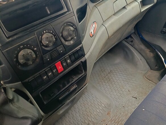 2012 Iveco Daily, синий, 1599000 рублей - вид 8