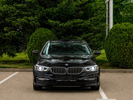 2019 BMW 5 серии 520d VII (G30/G31/G38), чёрный, 2855000 рублей, вид 2