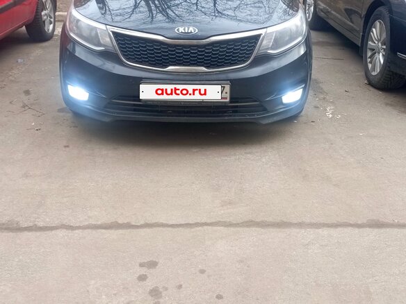 2017 Kia Rio III Рестайлинг, чёрный, 700000 рублей - вид 2