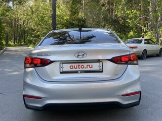 2017 Hyundai Solaris II, серебристый, 1320000 рублей, вид 4