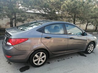 2012 Hyundai Solaris I, серый, 850000 рублей, вид 5