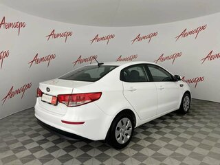 2017 Kia Rio III Рестайлинг, белый, 1125000 рублей, вид 5