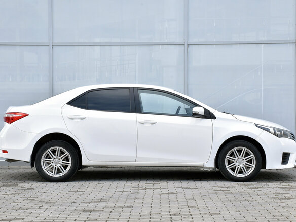2013 Toyota Corolla XI (E160, E170, E180), белый, 1150000 рублей - вид 2