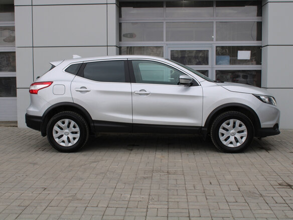 2017 Nissan Qashqai II, серебристый - вид 3