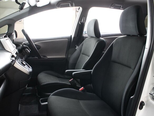 2010 Toyota Wish II, белый - вид 9