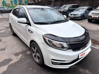 2015 Kia Rio III Рестайлинг, белый, 1100000 рублей, вид 3