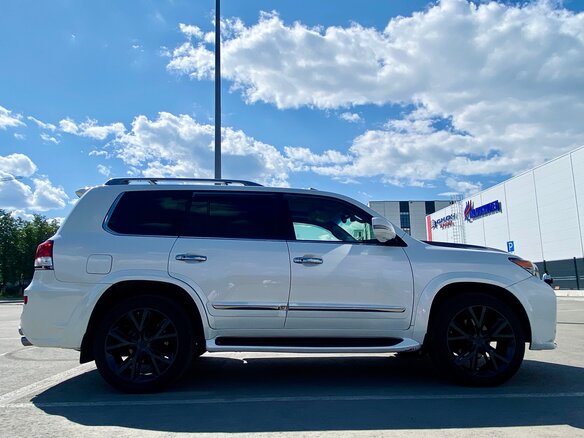 2014 Lexus LX 570 III Рестайлинг, белый, 5990000 рублей - вид 14