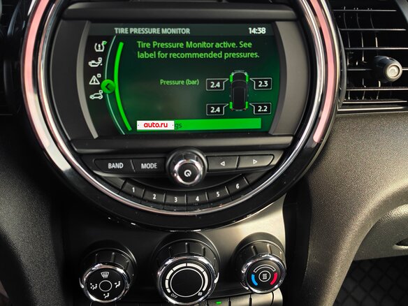 2020 Mini Hatch Cooper III (F55/F56) Рестайлинг, чёрный - вид 14
