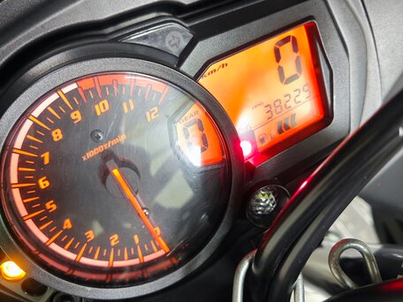 2011 Suzuki GSX 1250 FA, белый, 650000 рублей, вид 5