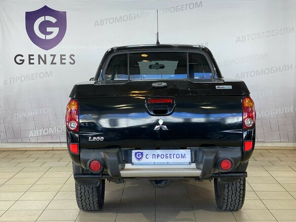 2008 Mitsubishi L200 IV, чёрный - вид 5