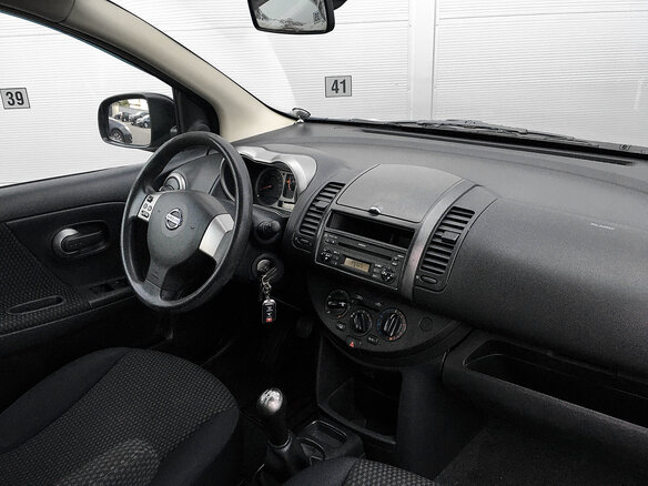 2006 Nissan Note I, чёрный - вид 4