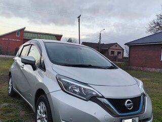 2018 Nissan Note e-Power II Рестайлинг, серый, 1170000 рублей, вид 4