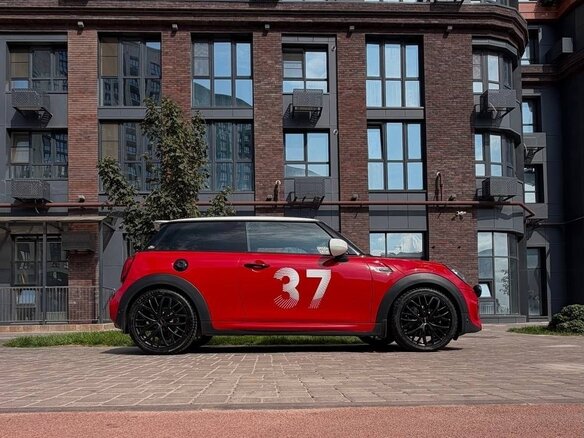 2020 Mini Hatch Cooper S III (F55/F56) Рестайлинг, красный, 2350000 рублей - вид 9