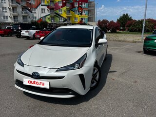2019 Toyota Prius IV Рестайлинг (XW50), белый, 2090000 рублей, вид 5