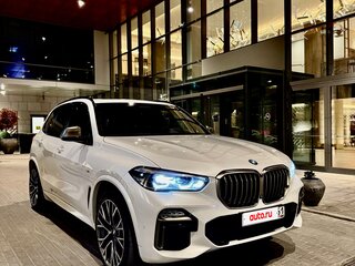 2019 BMW X5 M50d IV (G05/G18), белый, 5600000 рублей, вид 2