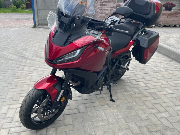 2024 Honda NT1100, красный, 1599000 рублей - вид 4