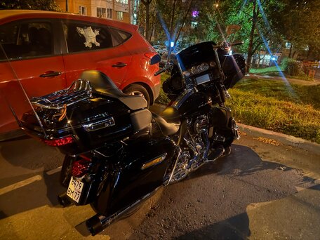 2017 Harley-Davidson Electra Glide, чёрный, 1600000 рублей, вид 4