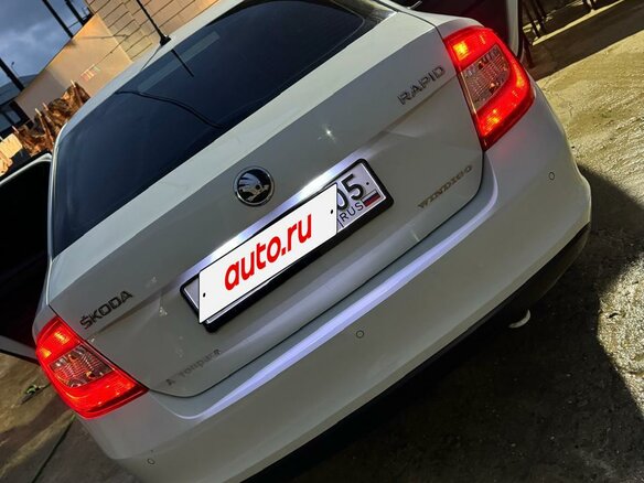 2016 Skoda Rapid I, белый, 850000 рублей - вид 4